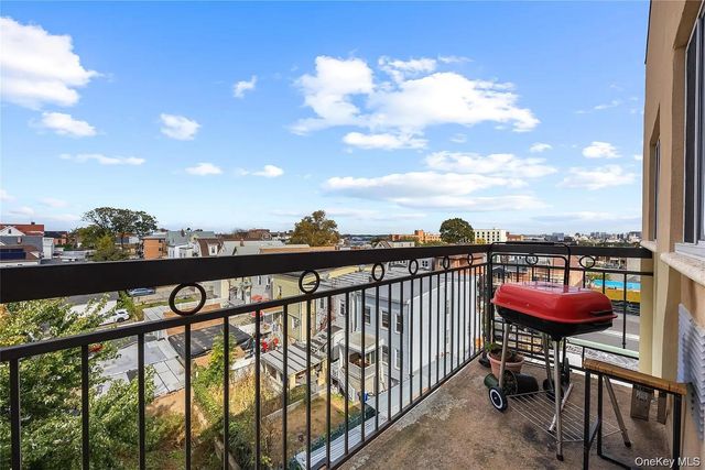 10607 Northern Boulevard 5B, Corona, NY 11368