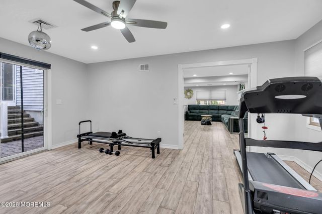 6 Volt Place, Middletown, NJ 07748