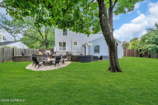 6 Volt Place, Middletown, NJ 07748