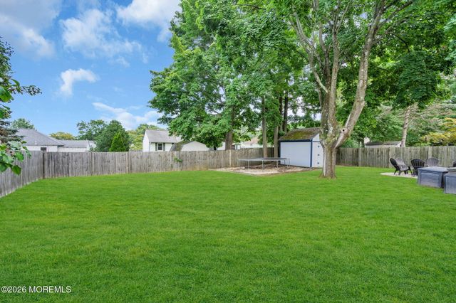 6 Volt Place, Middletown, NJ 07748