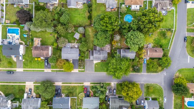 6 Volt Place, Middletown, NJ 07748