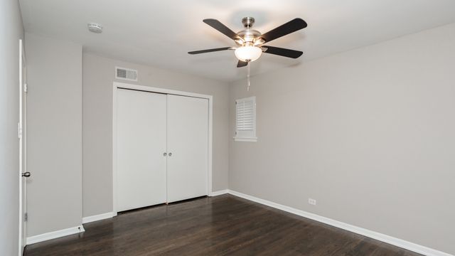 10630 W Cermak Road 2E, Westchester, IL 60154