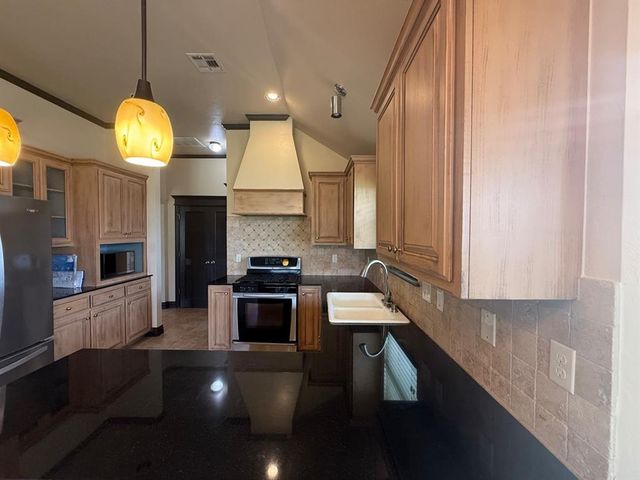 19132 Cottonwood Court, Edmond, OK 73012