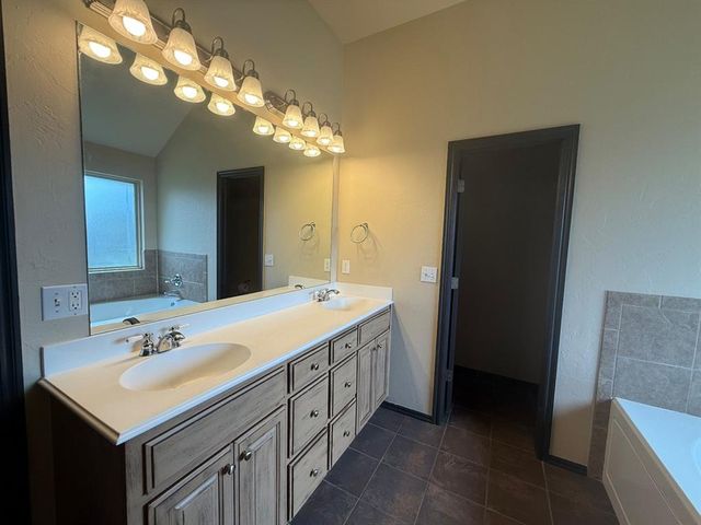 19132 Cottonwood Court, Edmond, OK 73012