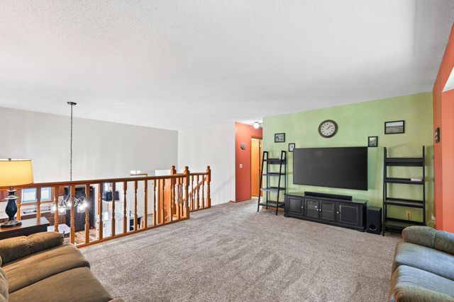6043 Kalland Drive NE, Albertville, MN 55301