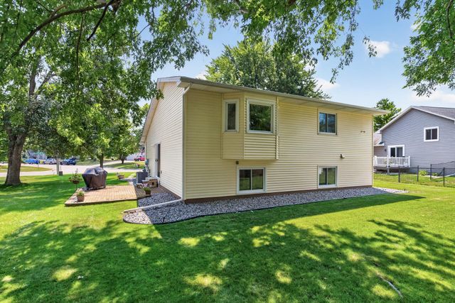 6043 Kalland Drive NE, Albertville, MN 55301