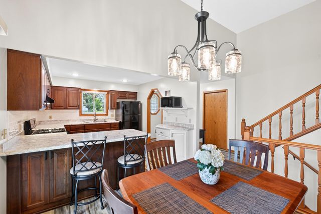 6043 Kalland Drive NE, Albertville, MN 55301