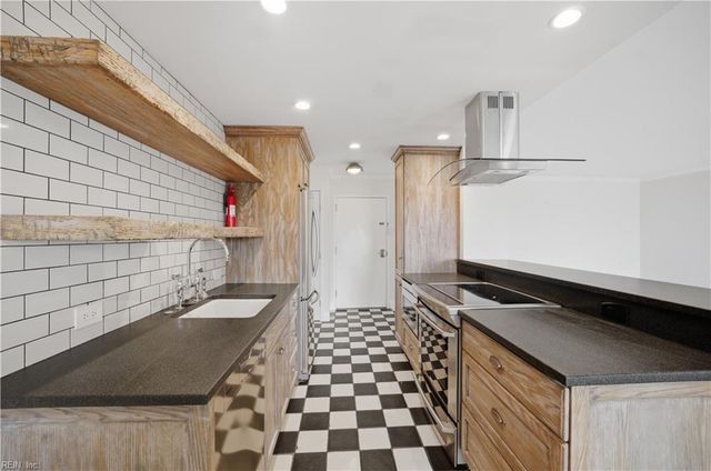 2830 Shore Dr Apt 704, Virginia Beach, VA 23451