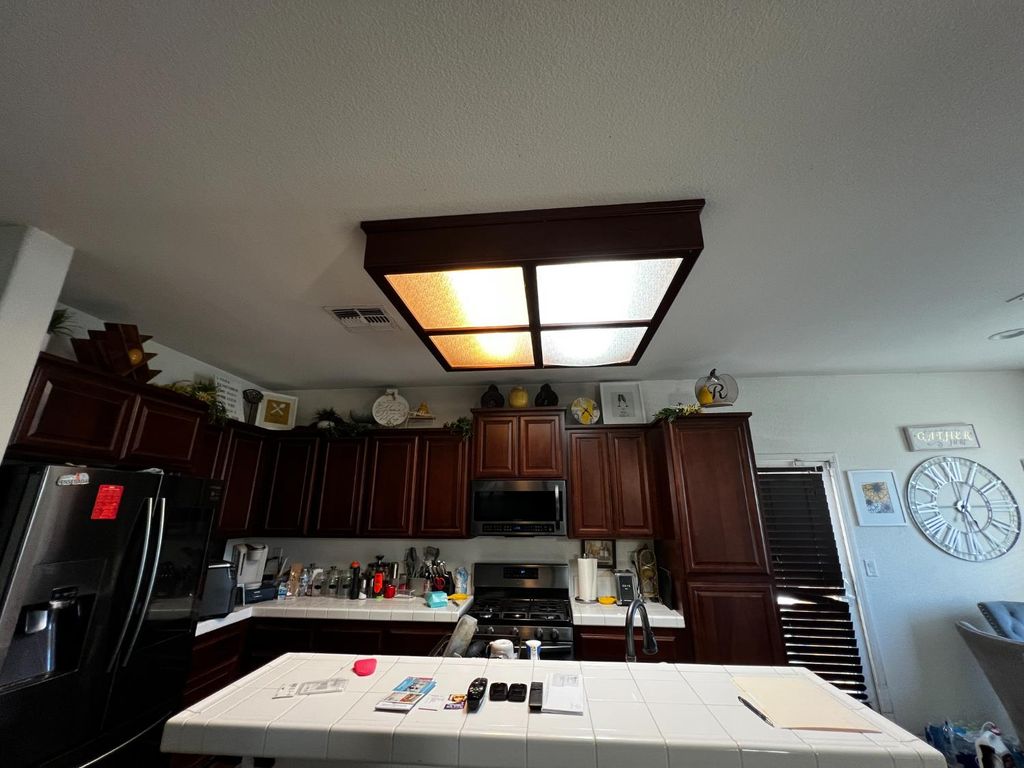 Image 10 of property listing at 4016 Neapolis Lane, Sacramento, CA 95834