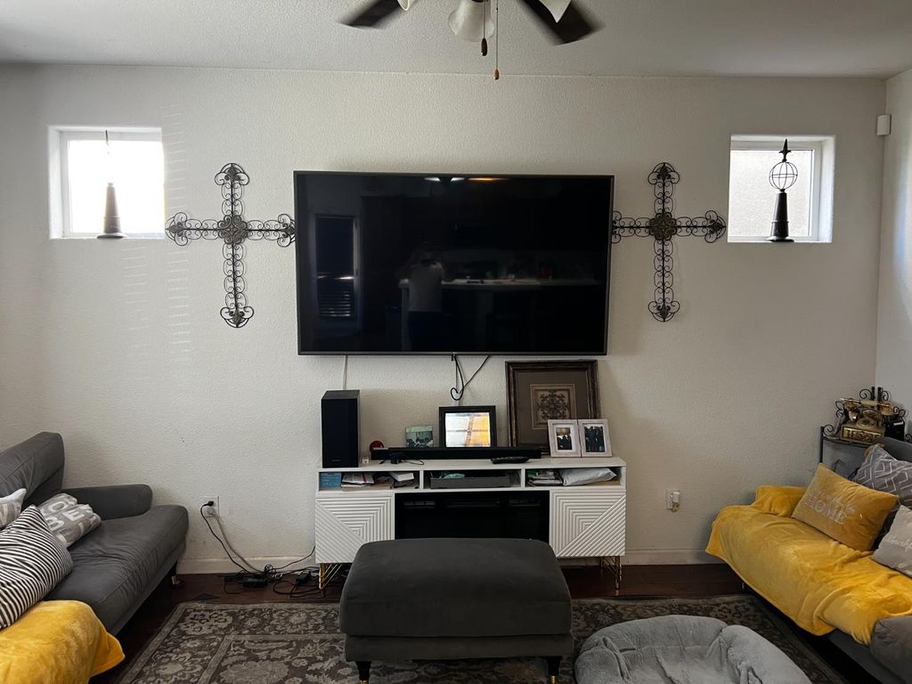 Image 13 of property listing at 4016 Neapolis Lane, Sacramento, CA 95834