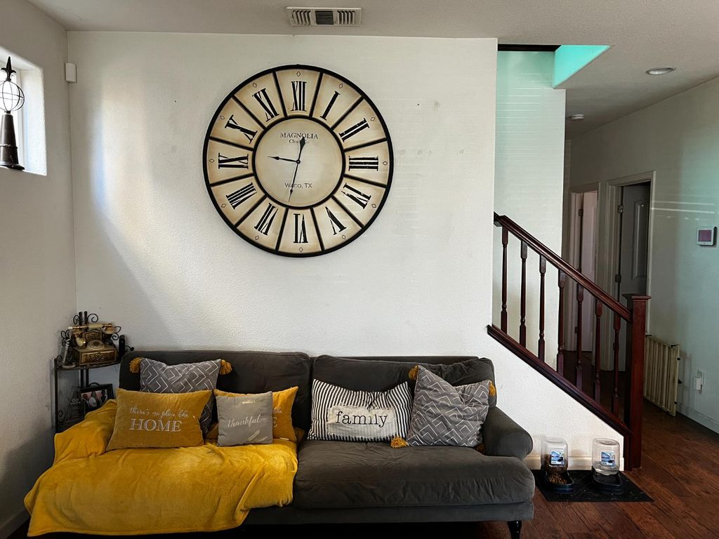 Image 14 of property listing at 4016 Neapolis Lane, Sacramento, CA 95834