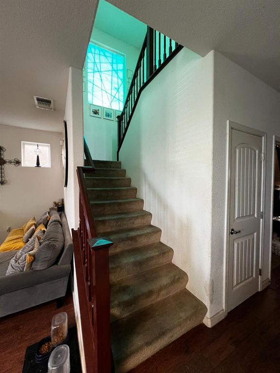 Image 17 of property listing at 4016 Neapolis Lane, Sacramento, CA 95834