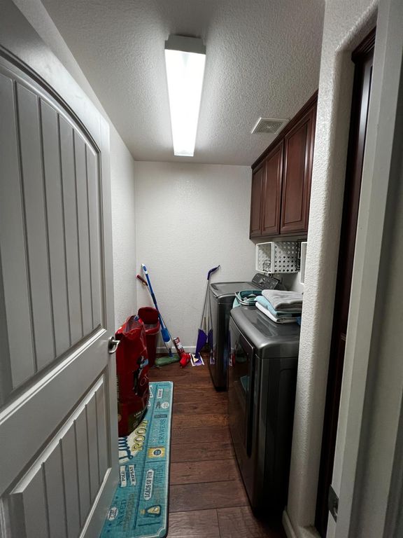 Image 22 of property listing at 4016 Neapolis Lane, Sacramento, CA 95834