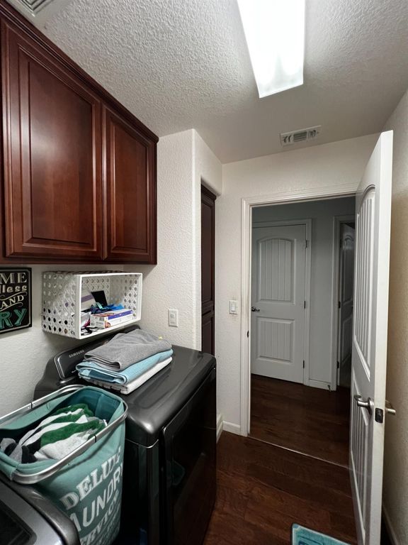 Image 23 of property listing at 4016 Neapolis Lane, Sacramento, CA 95834