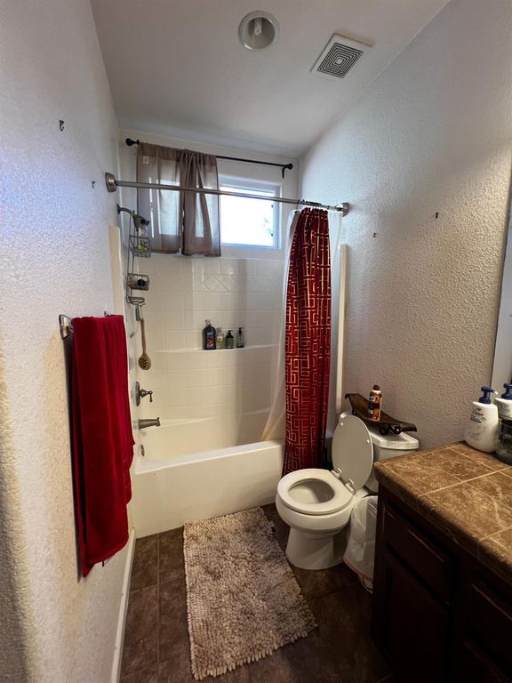 Image 32 of property listing at 4016 Neapolis Lane, Sacramento, CA 95834