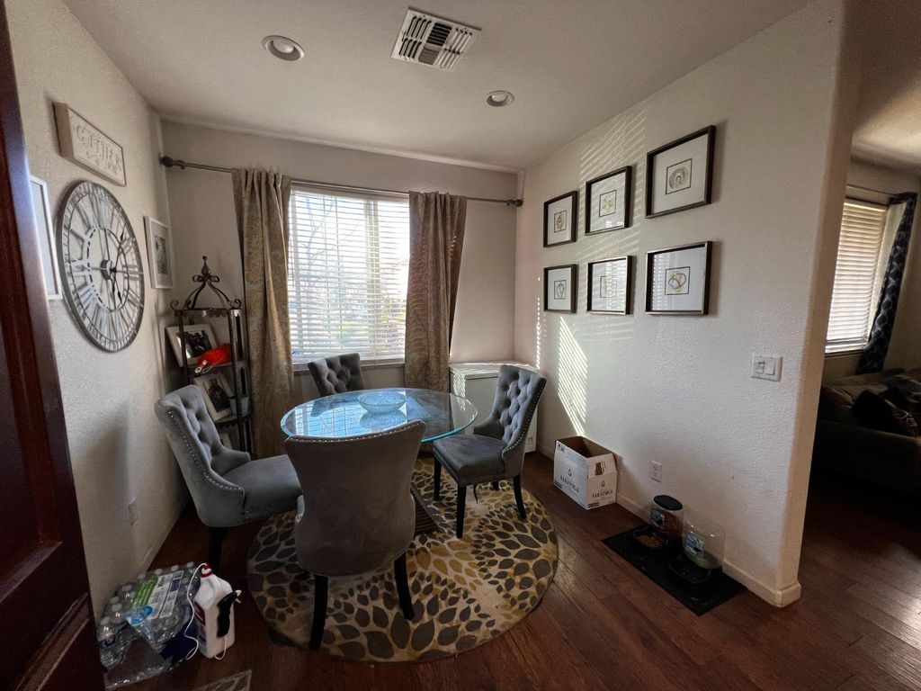 Image 41 of property listing at 4016 Neapolis Lane, Sacramento, CA 95834