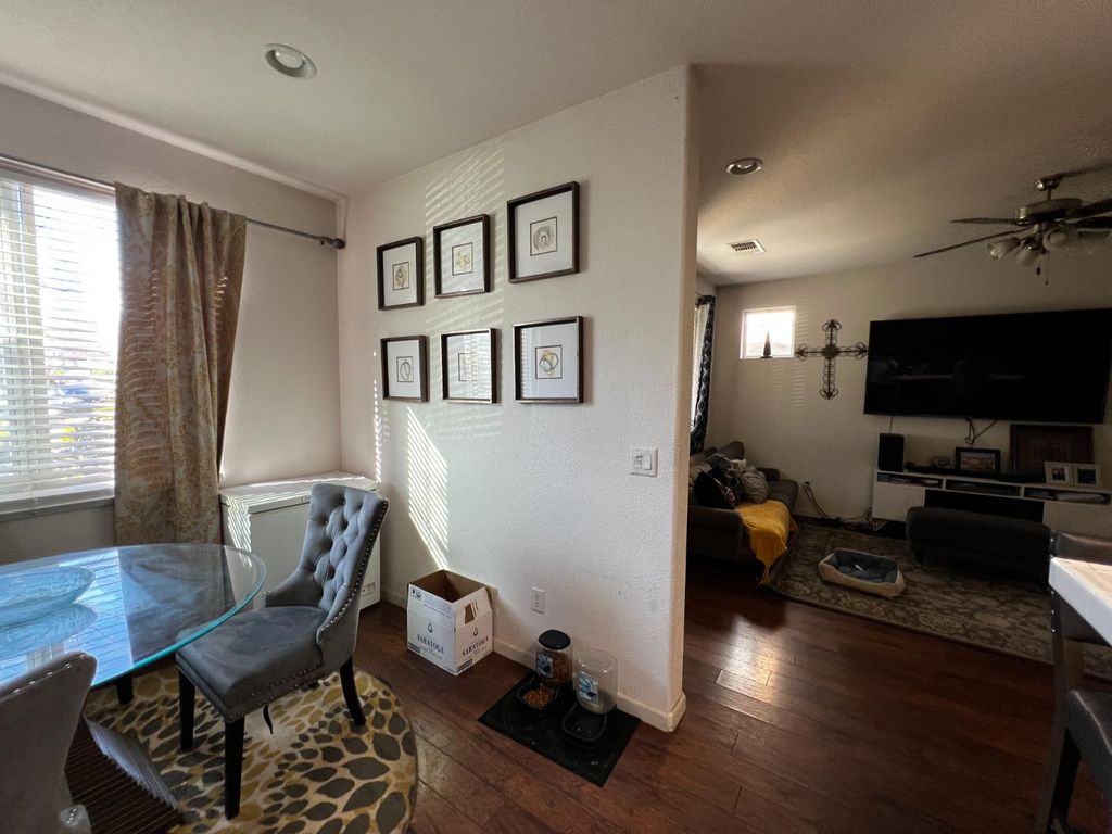 Image 42 of property listing at 4016 Neapolis Lane, Sacramento, CA 95834