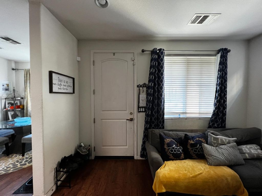 Image 43 of property listing at 4016 Neapolis Lane, Sacramento, CA 95834