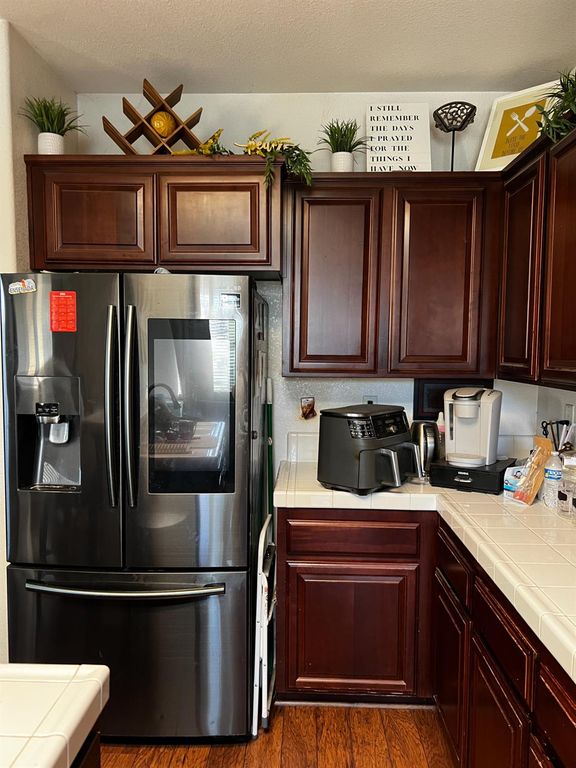 Image 6 of property listing at 4016 Neapolis Lane, Sacramento, CA 95834