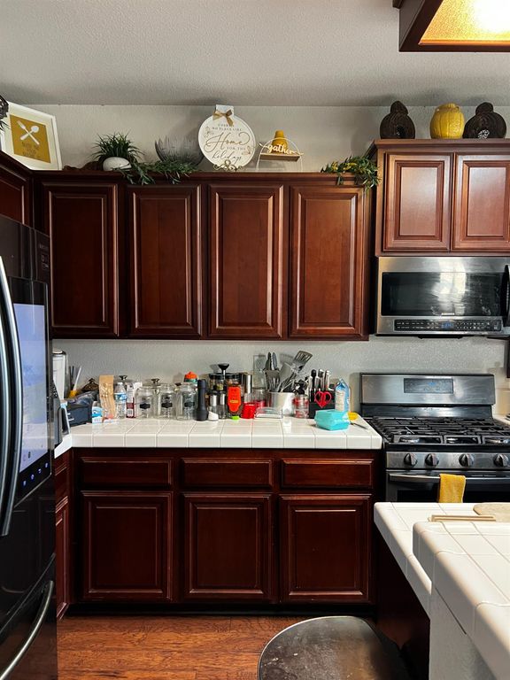 Image 7 of property listing at 4016 Neapolis Lane, Sacramento, CA 95834