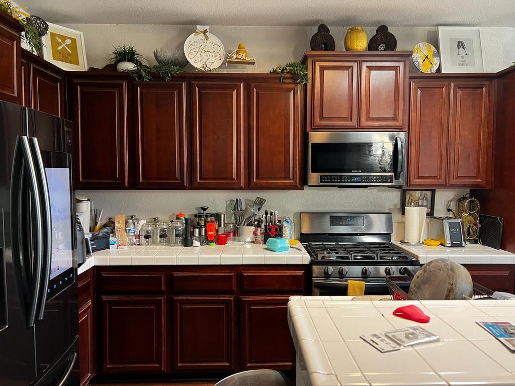 Image 8 of property listing at 4016 Neapolis Lane, Sacramento, CA 95834