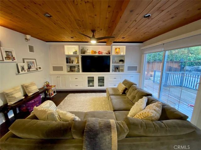 518 Westminster Avenue, Newport Beach, CA 92663