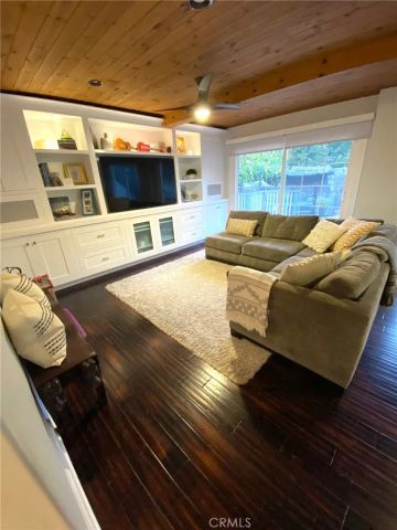 518 Westminster Avenue, Newport Beach, CA 92663