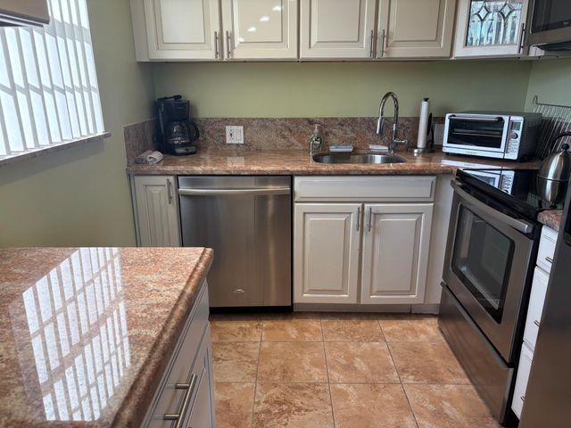 154 Preston D 154 D, Boca Raton, FL 33434