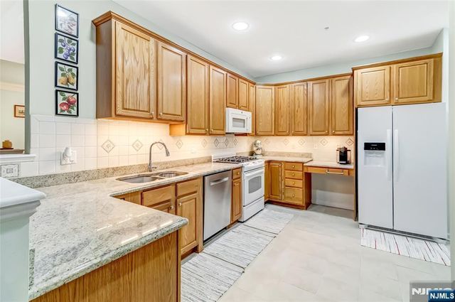5223 Warrens Way, Wanaque, NJ 07465