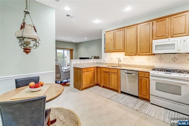 5223 Warrens Way, Wanaque, NJ 07465