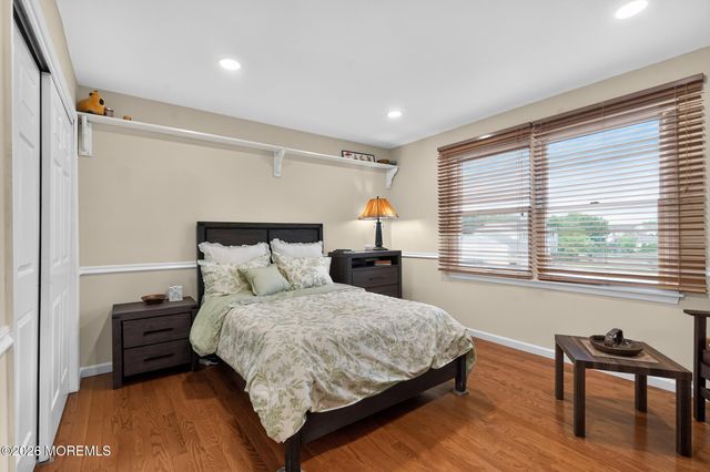 8 Rose Court, Marlboro, NJ 07746