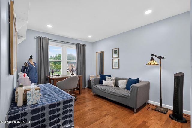 8 Rose Court, Marlboro, NJ 07746