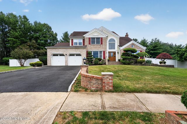 8 Rose Court, Marlboro, NJ 07746