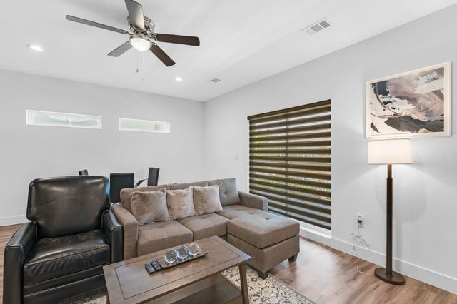 162 S Cisco Street, Dallas, TX 75246