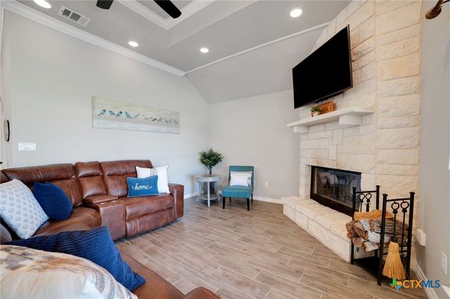 5125 Few Oaks Drive, Salado, TX 76571