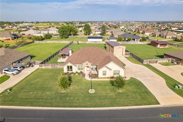 5125 Few Oaks Drive, Salado, TX 76571