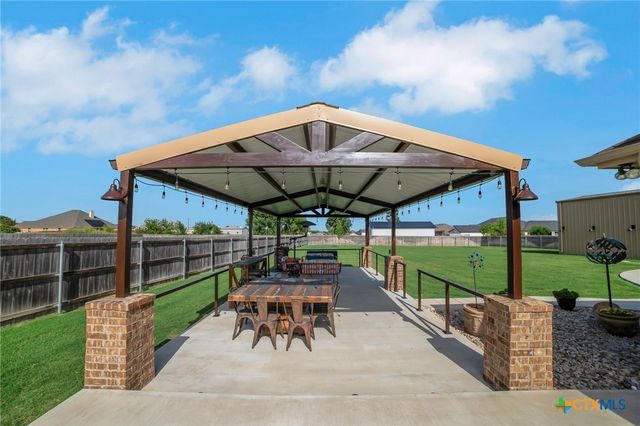 5125 Few Oaks Drive, Salado, TX 76571