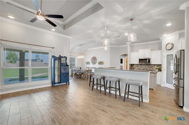 5125 Few Oaks Drive, Salado, TX 76571