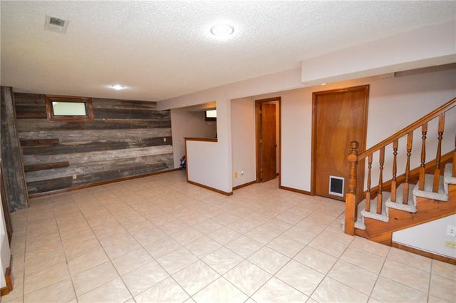 16100 W 147TH Terrace, Olathe, KS 66062