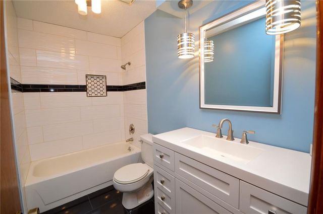 16100 W 147TH Terrace, Olathe, KS 66062