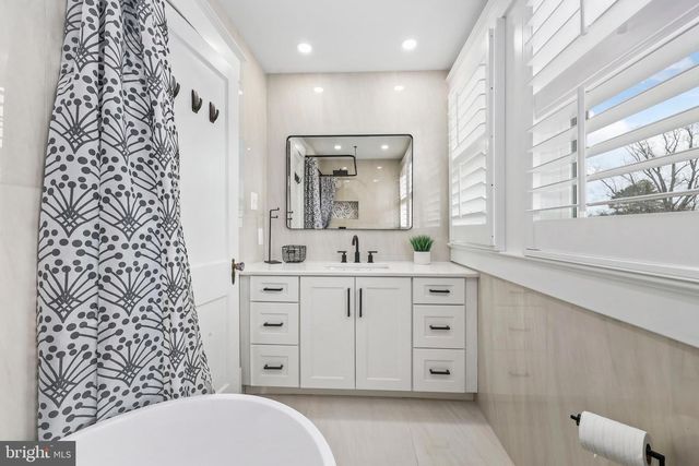 9016 GRANT AVE, Manassas, VA 20110