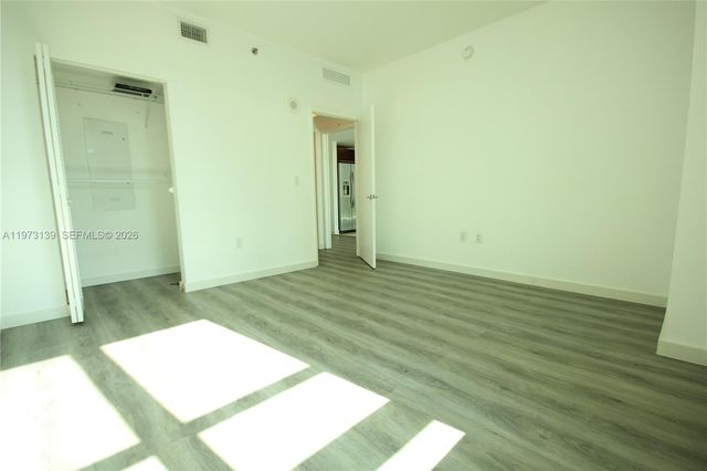 951 Brickell Ave 1409, Miami, FL 33131