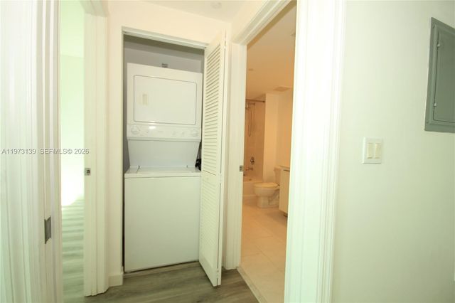 951 Brickell Ave 1409, Miami, FL 33131