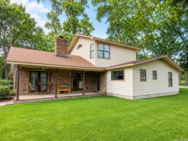 412 LAGUNA VIS, Seguin, TX 78155