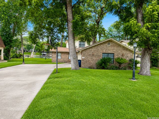 412 LAGUNA VIS, Seguin, TX 78155