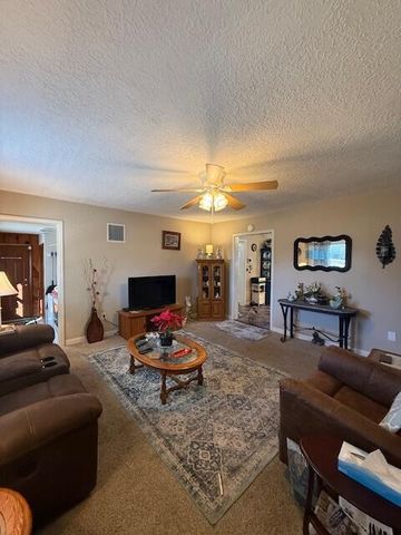 1117 S Mill Street, Grove, OK 74344