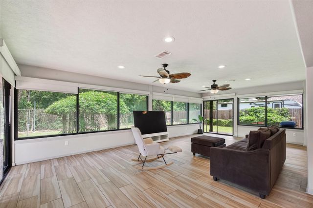 9727 Forest Hollow Drive, Baytown, TX 77521