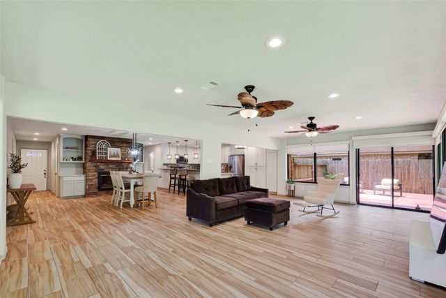 9727 Forest Hollow Drive, Baytown, TX 77521