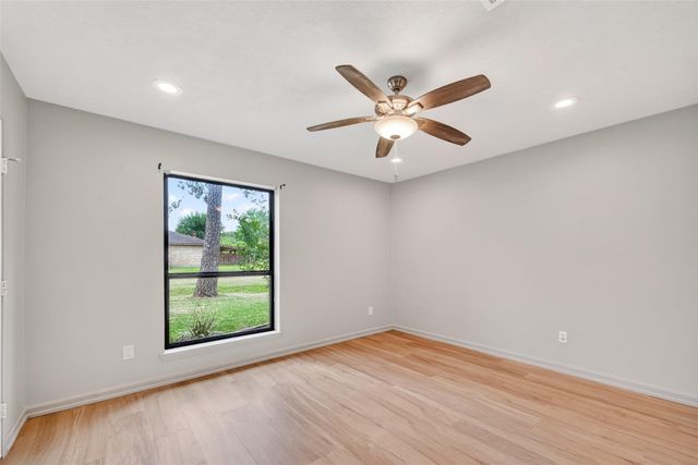 9727 Forest Hollow Drive, Baytown, TX 77521