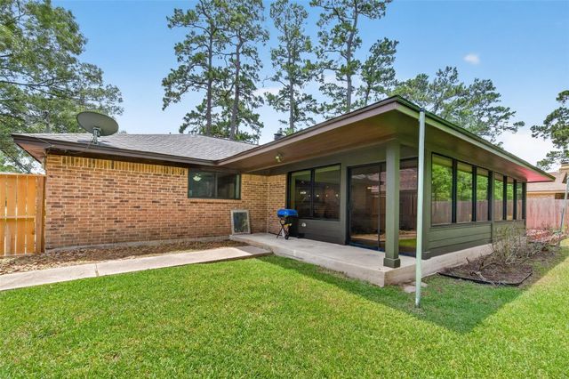 9727 Forest Hollow Drive, Baytown, TX 77521